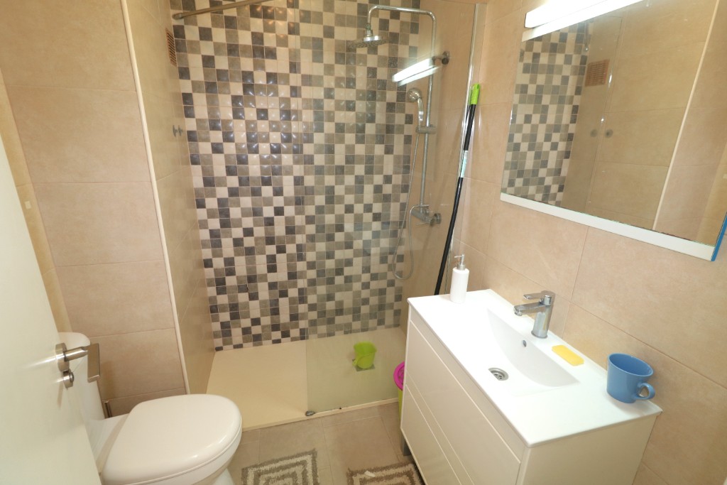 Apartamento en Torrevieja, Alicante, España 3 dormitorios, 80 m2 No. 145333
