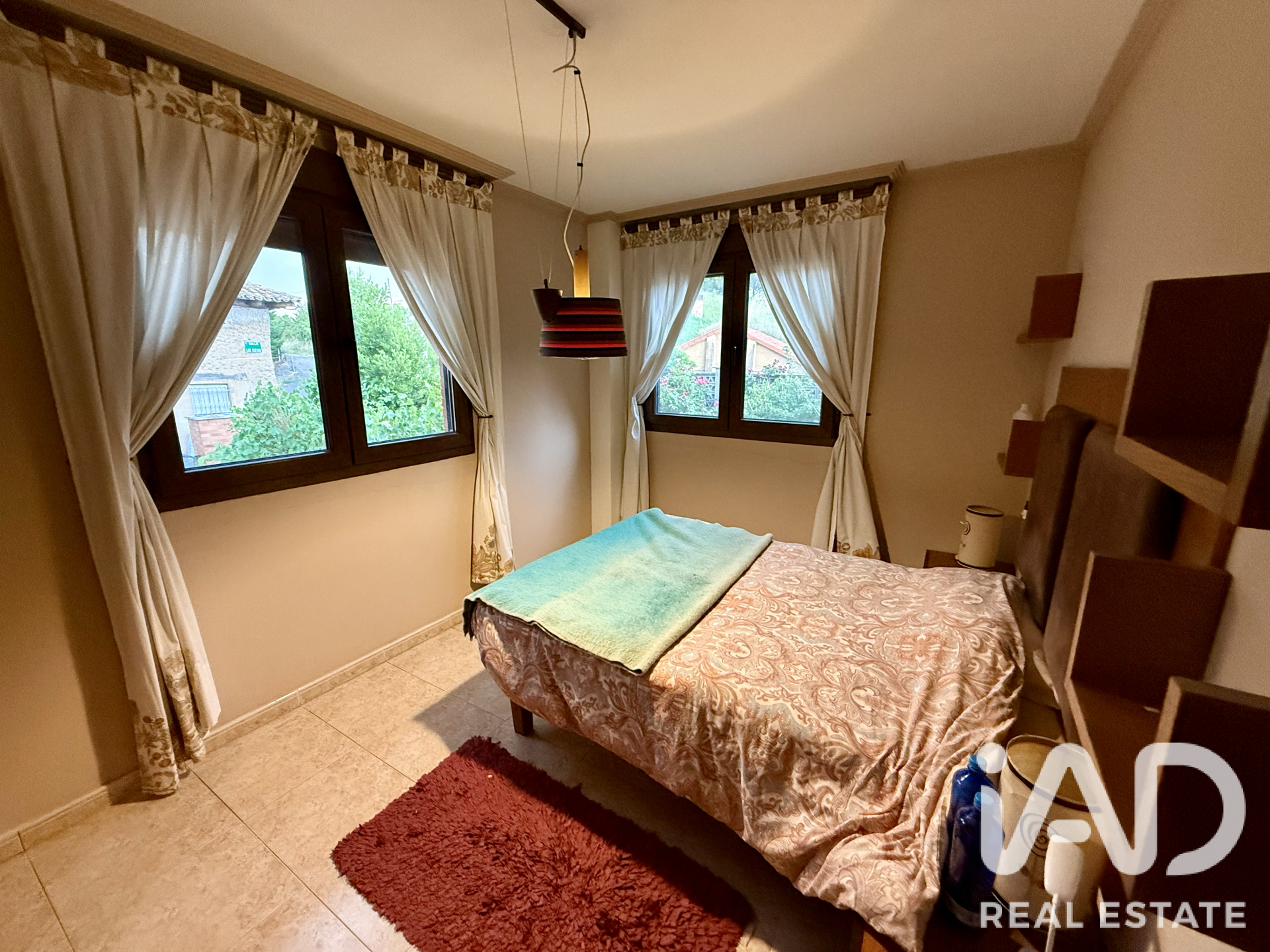 Māja Santovenia de la Valdoncina, Leon, Spānijā 3 istabas, 305 m2 Nr. 192234