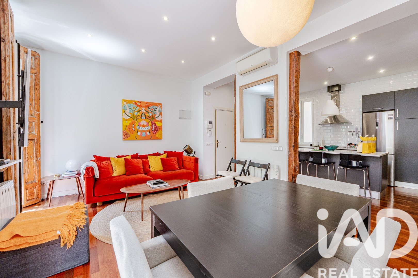 Apartamento en Madrid, España 2 dormitorios, 131 m2 No. 192231