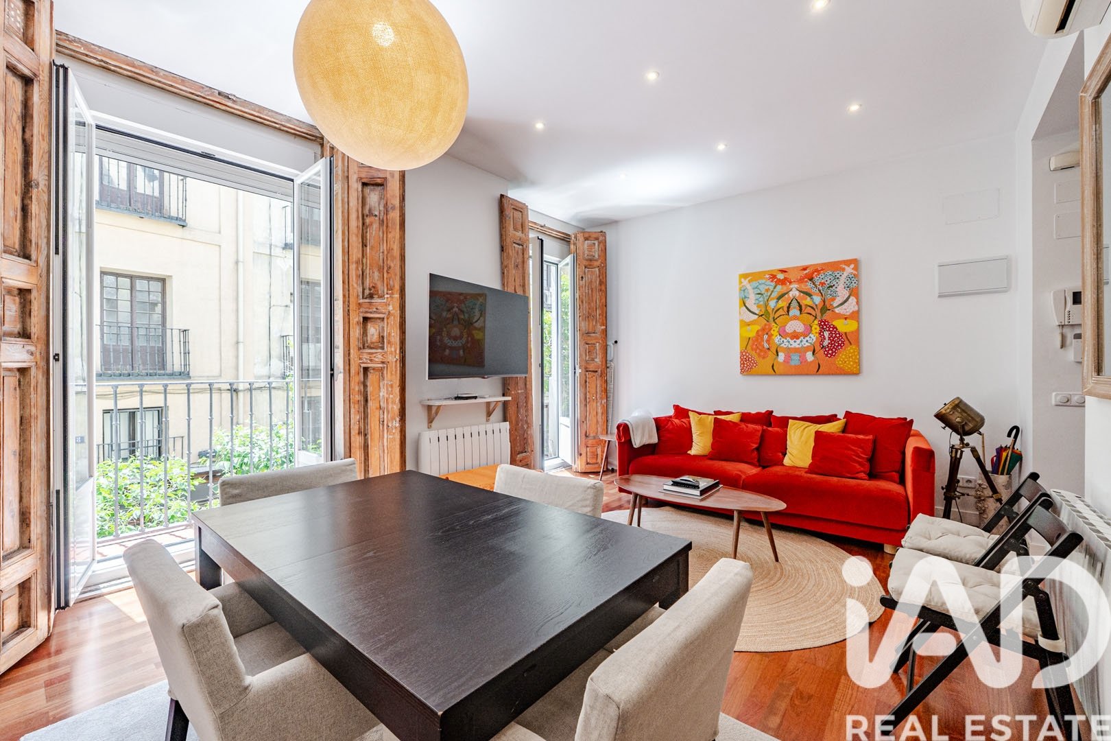 Apartamento en Madrid, España 2 dormitorios, 131 m2 No. 192231