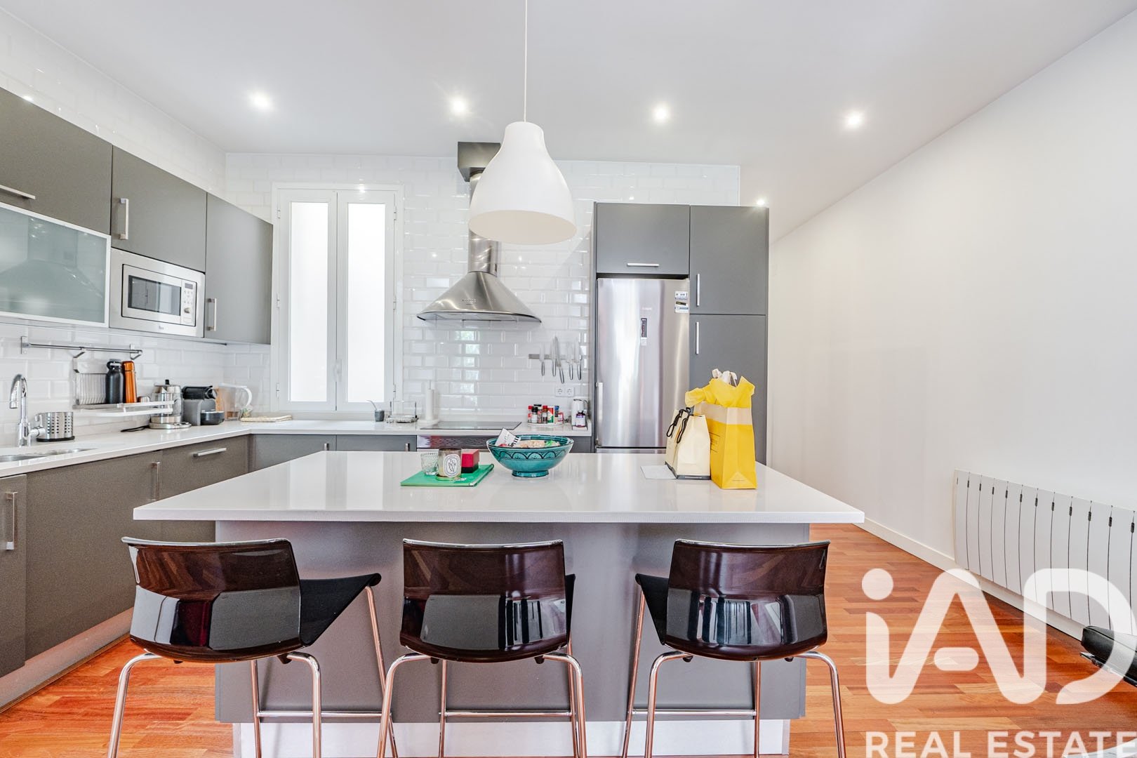 Apartamento en Madrid, España 2 dormitorios, 131 m2 No. 192231