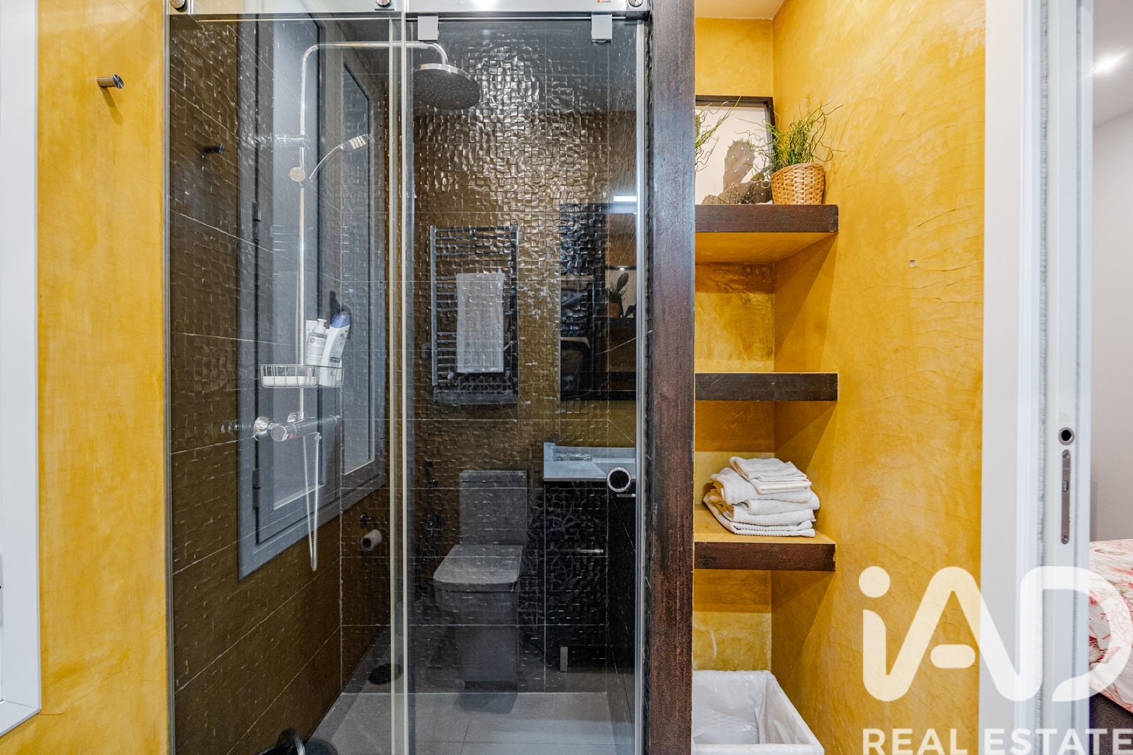 Apartamento en Madrid, España 2 dormitorios, 131 m2 No. 192231