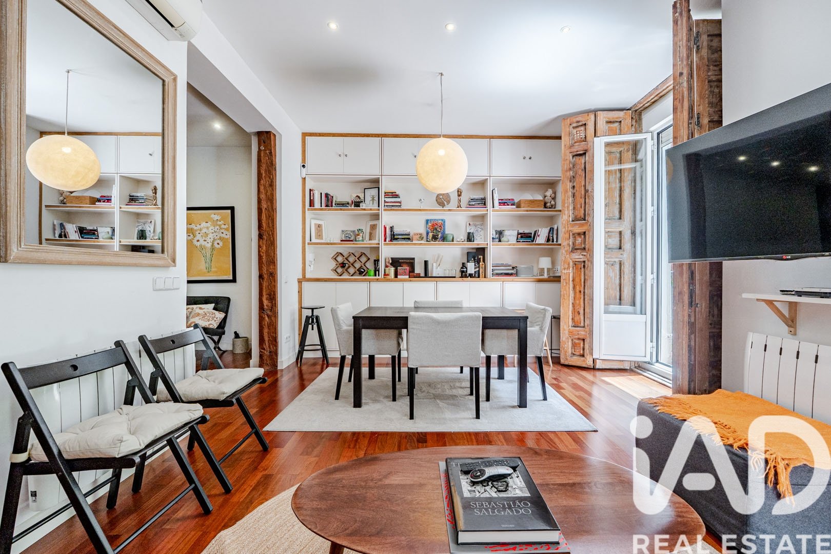 Apartamento en Madrid, España 2 dormitorios, 131 m2 No. 192231