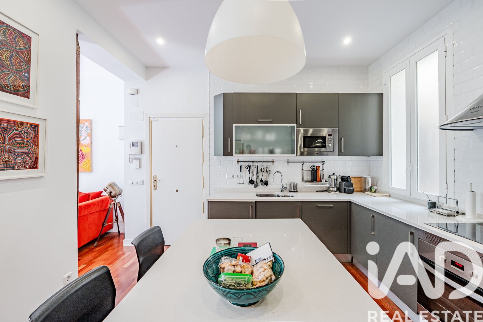 Apartamento en Madrid, España 2 dormitorios, 131 m2 No. 192231