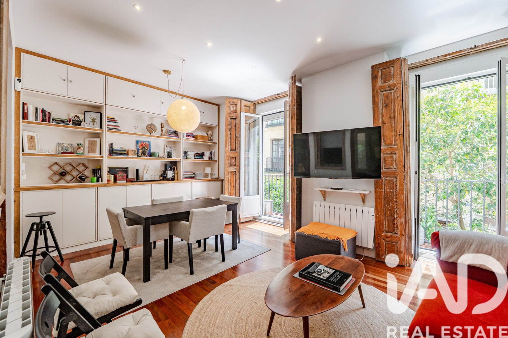Apartamento en Madrid, España 2 dormitorios, 131 m2 No. 192231