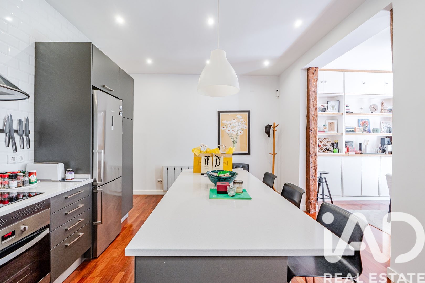 Apartamento en Madrid, España 2 dormitorios, 131 m2 No. 192231