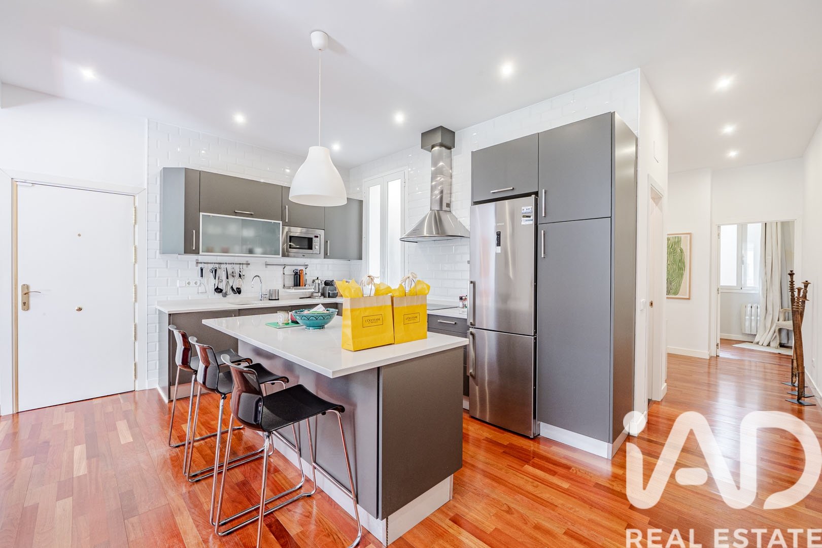 Apartamento en Madrid, España 2 dormitorios, 131 m2 No. 192231