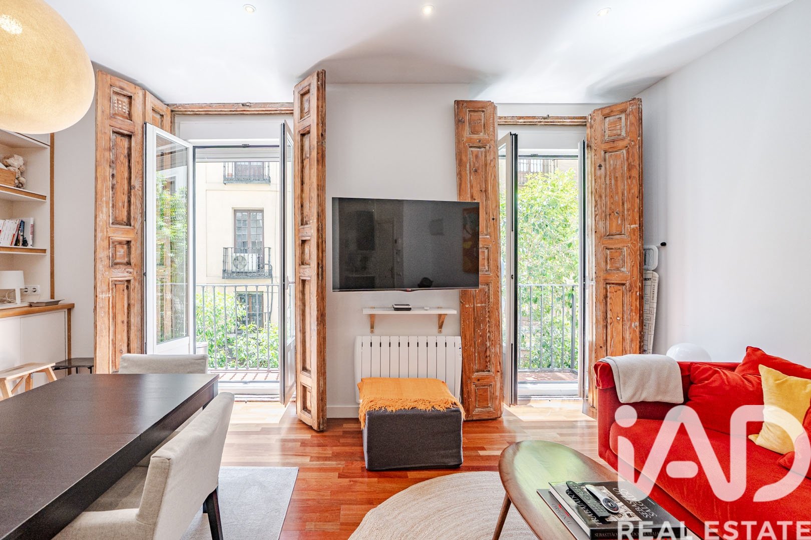 Apartamento en Madrid, España 2 dormitorios, 131 m2 No. 192231
