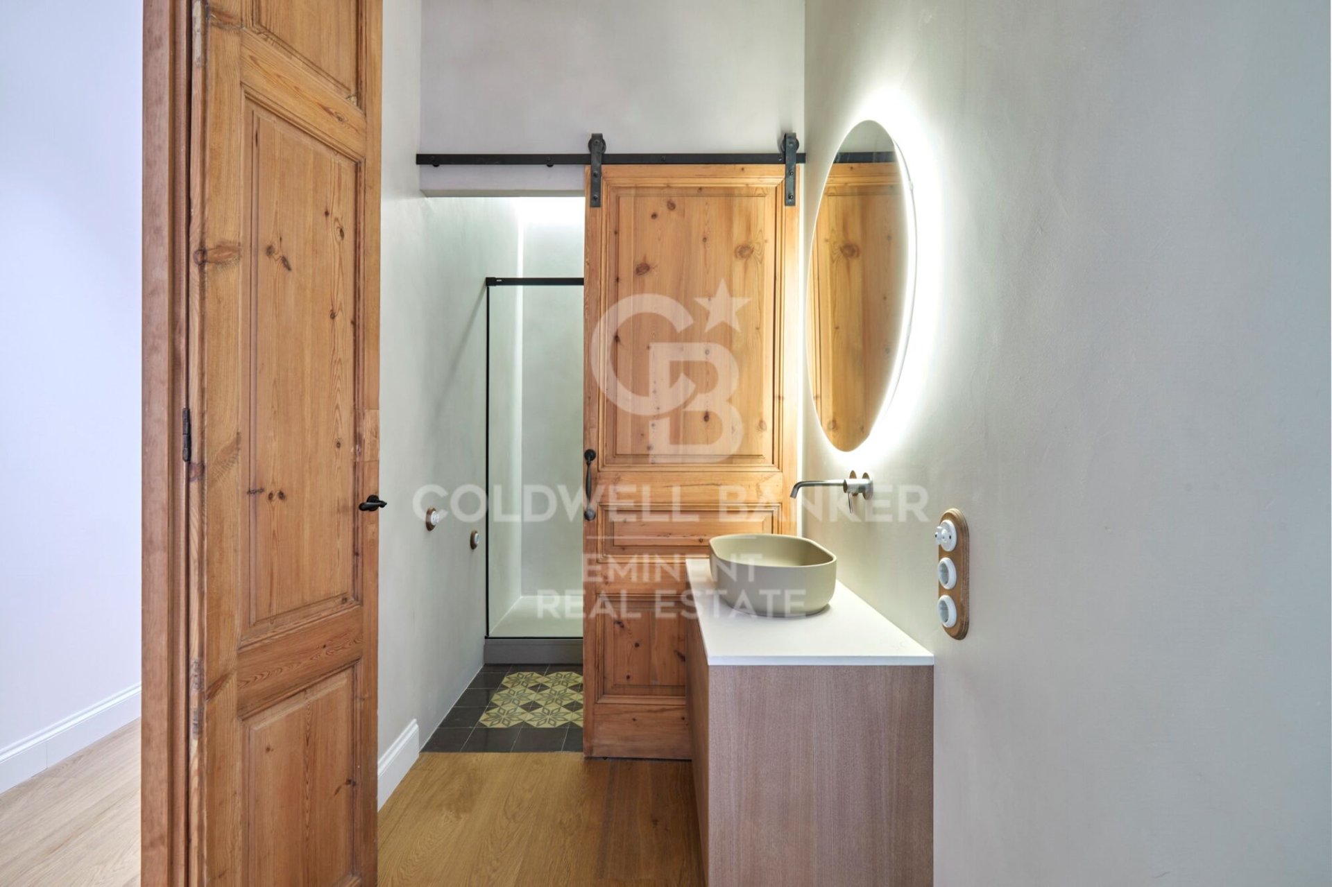 Huoneisto Barcelona, Espanja 3 makuuhuonetta, 209 m2 No. 156681