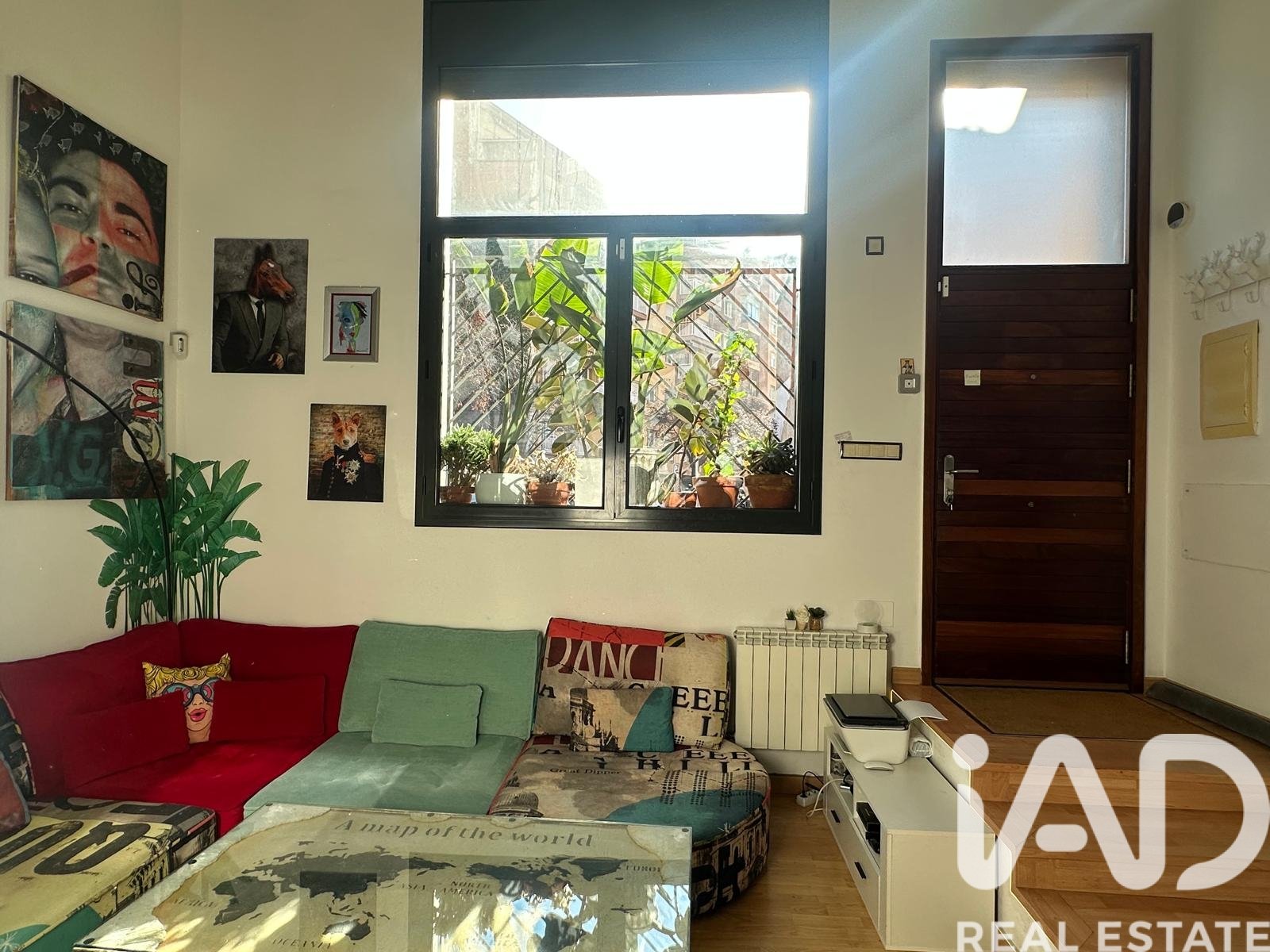 Tvåvåningslägenhet i Barcelona, Spanien 2 sovrum, 79 kvm. Nr. 173303