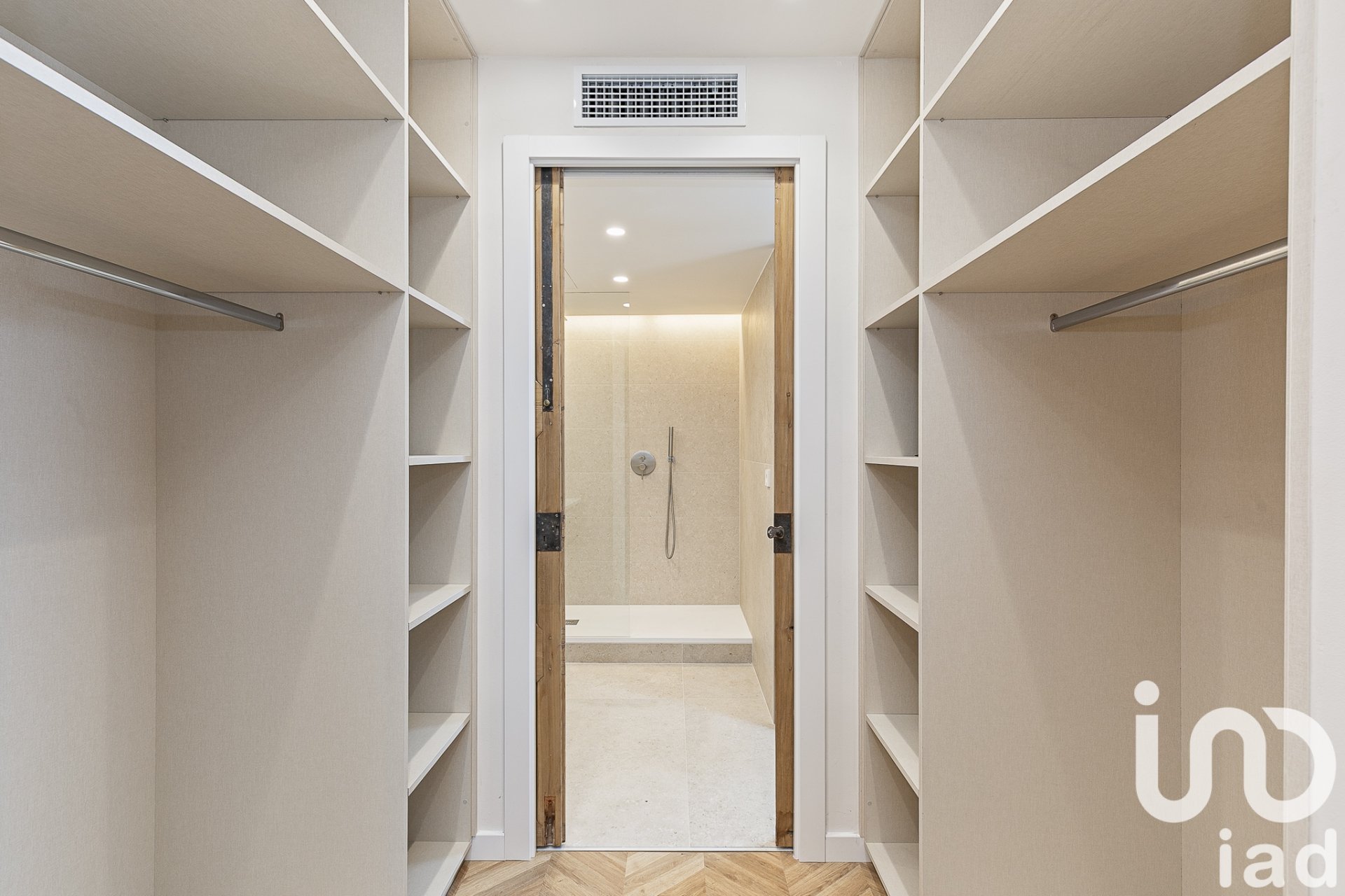 Apartment à Barcelona, Espagne 3 chambres, 162 m2 No. 173307