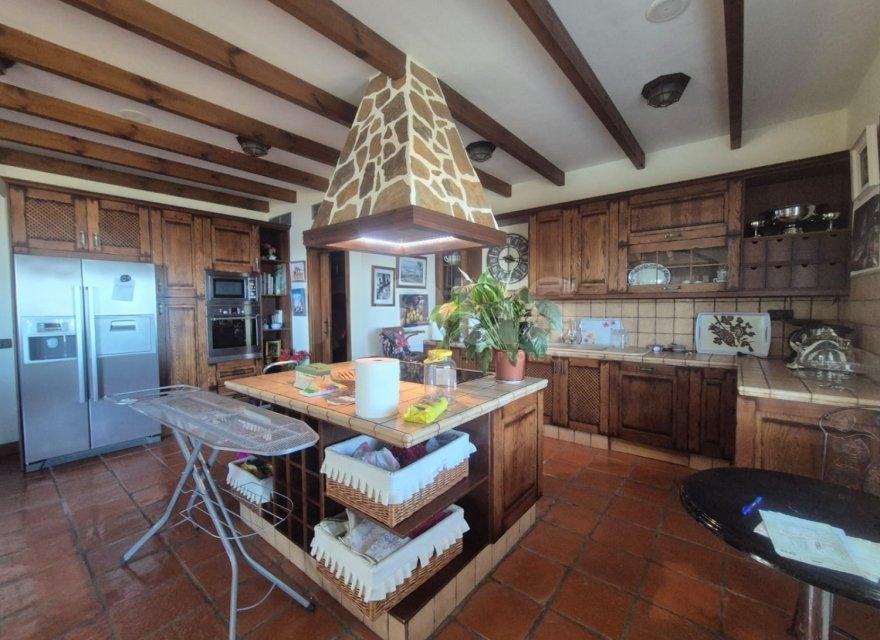 Villa en El Roque, Tenerife, España 5 dormitorios, 450 m2 No. 194734