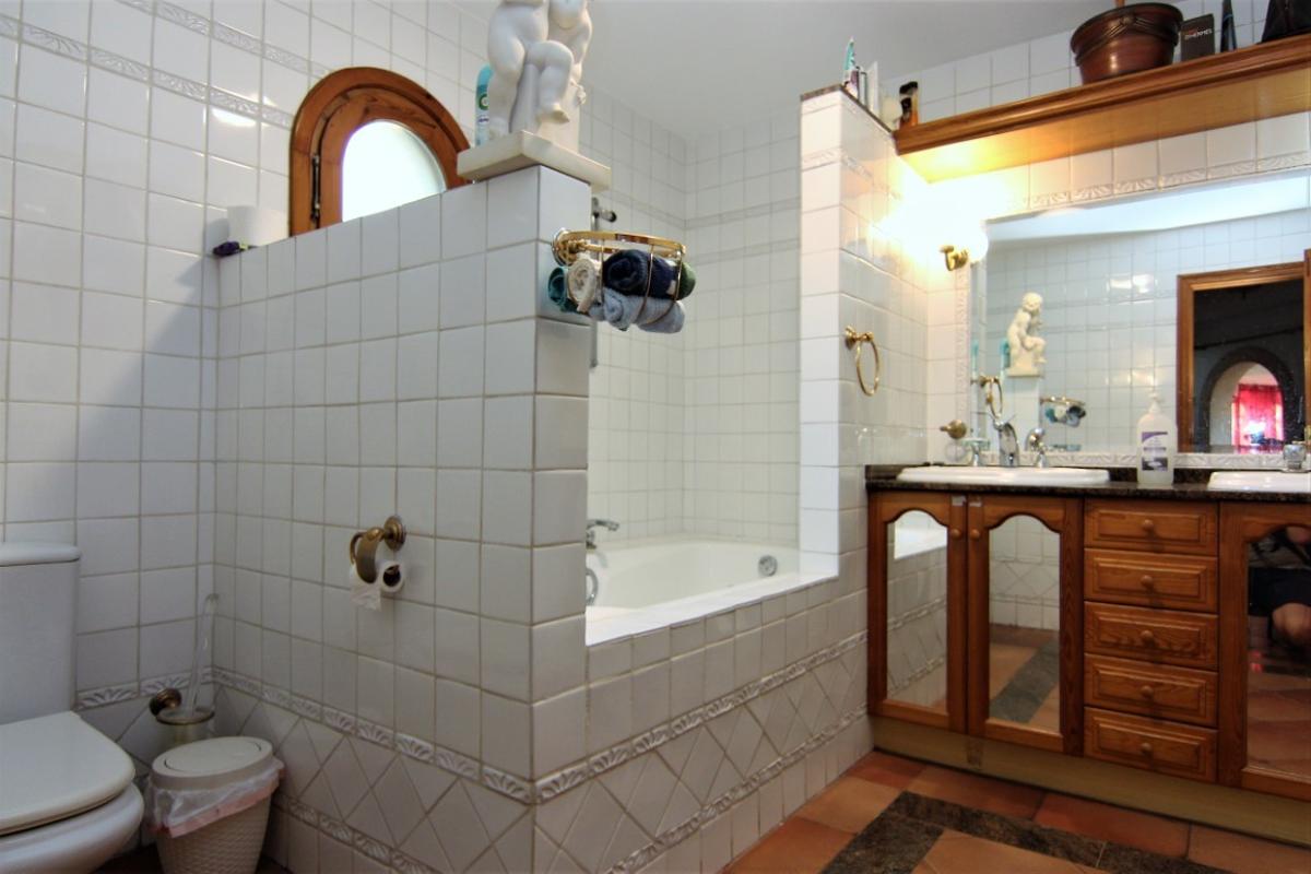 Villa in Benissa, Alicante, Spanien 8 Schlafzimmer, 392 m2 Nr. 80621