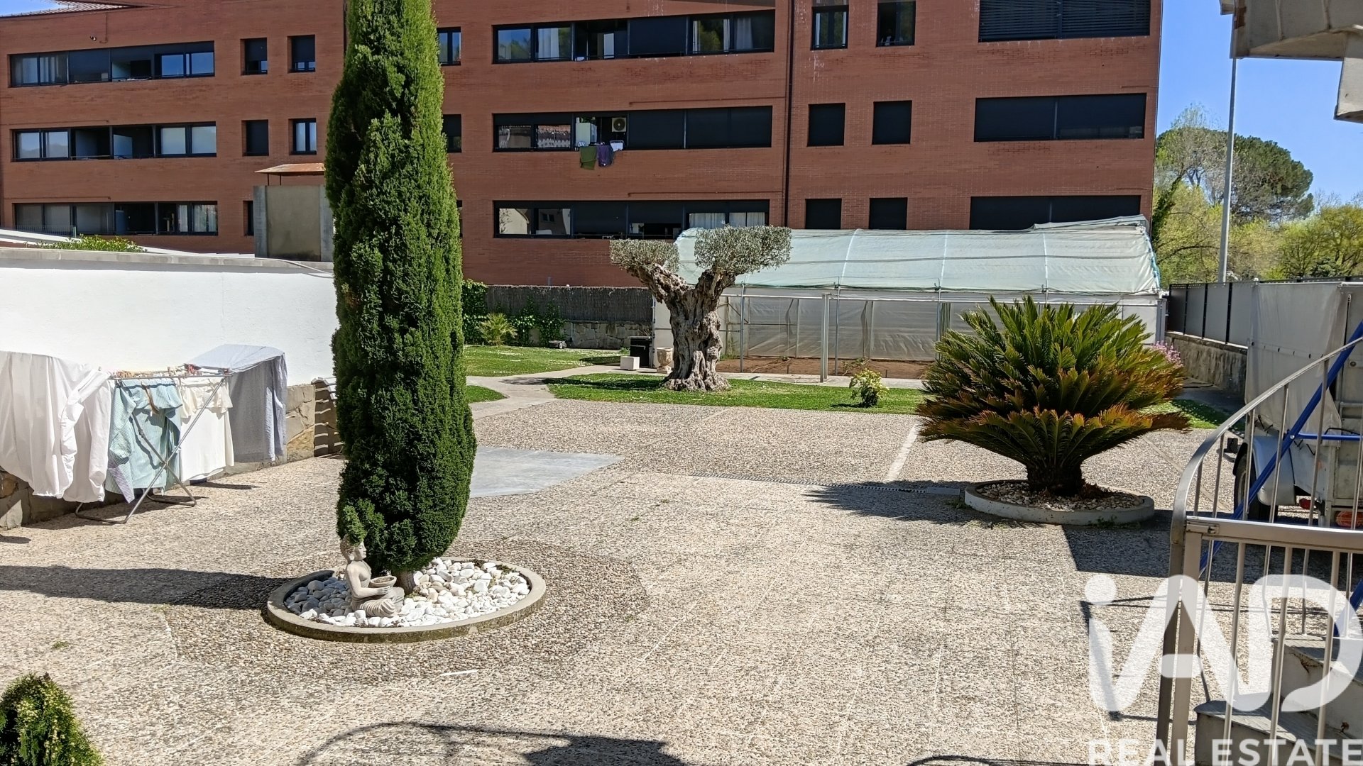 Villa i Olot, Girona, Spanien 522 kvm. Nr. 172579