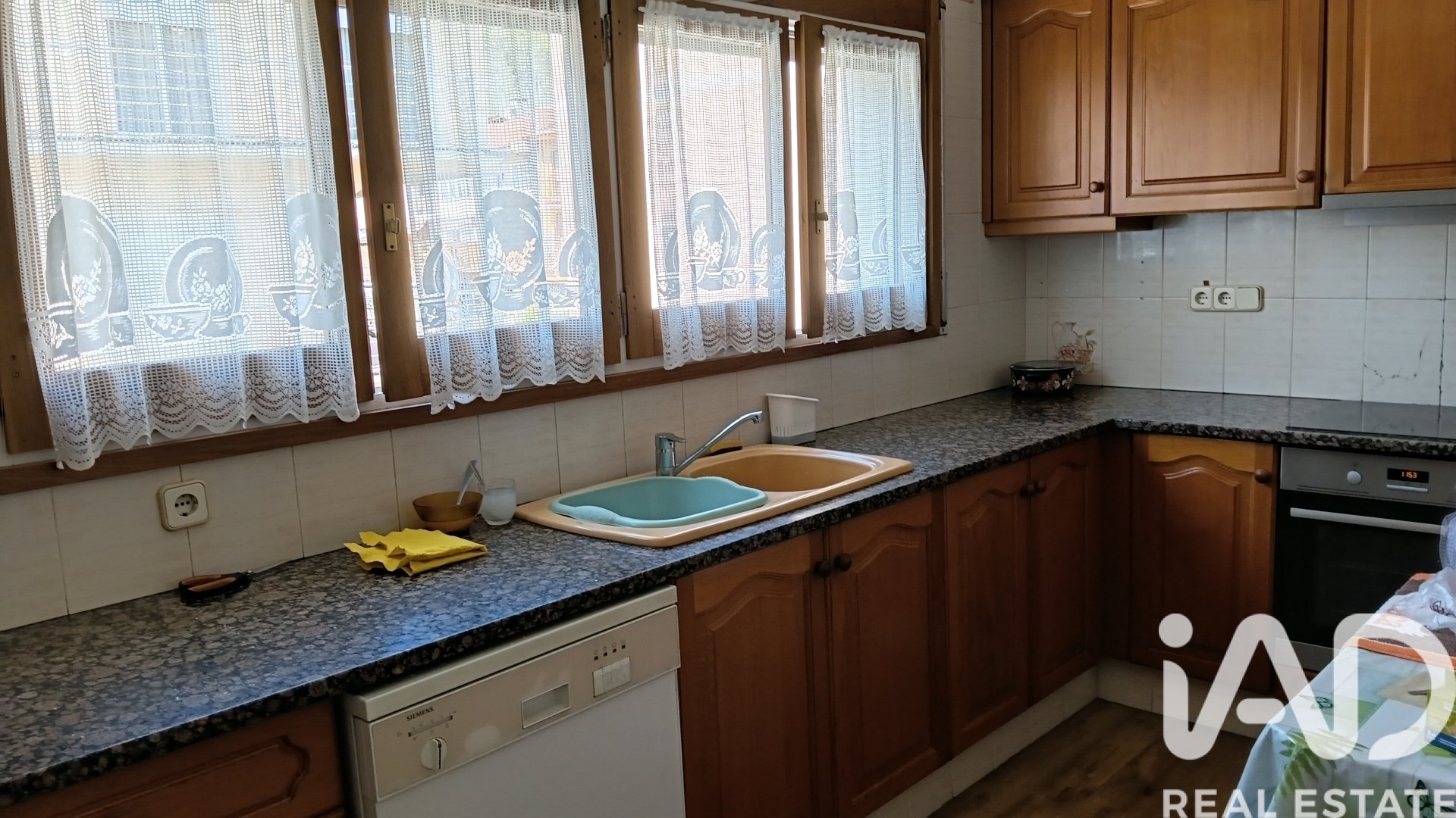 Villa i Olot, Girona, Spanien 522 kvm. Nr. 172579
