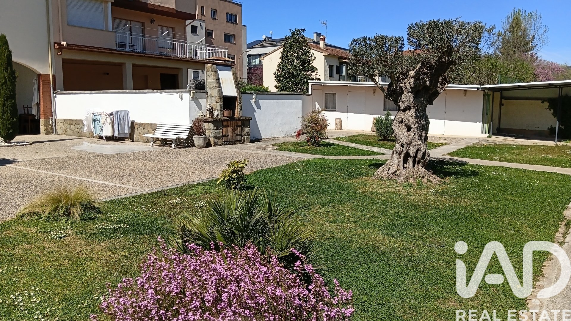 Villa i Olot, Girona, Spanien 522 kvm. Nr. 172579