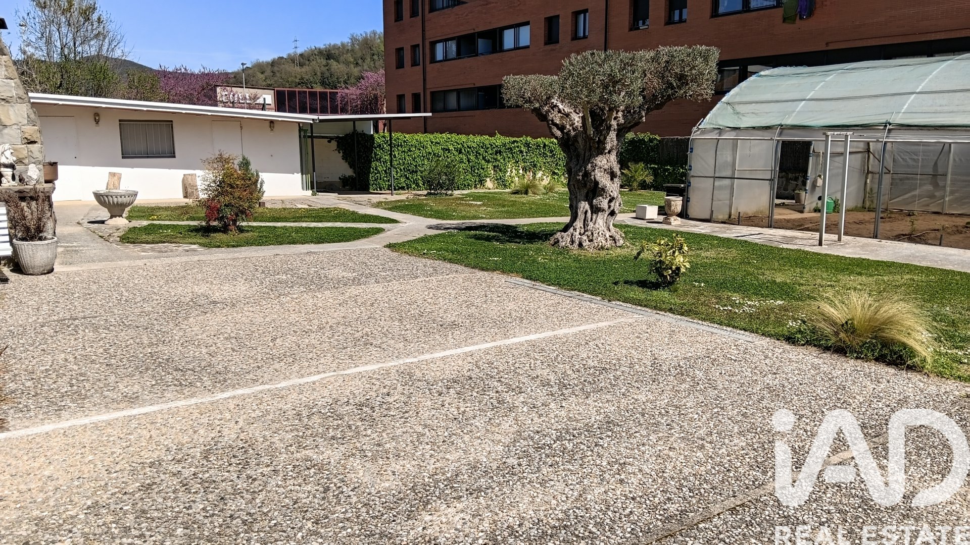 Villa i Olot, Girona, Spanien 522 kvm. Nr. 172579