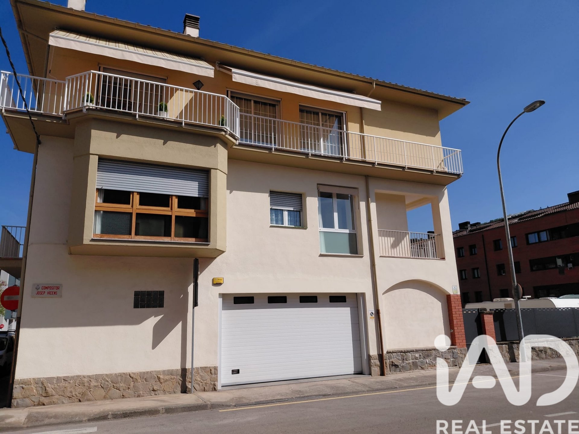 Villa i Olot, Girona, Spanien 522 kvm. Nr. 172579