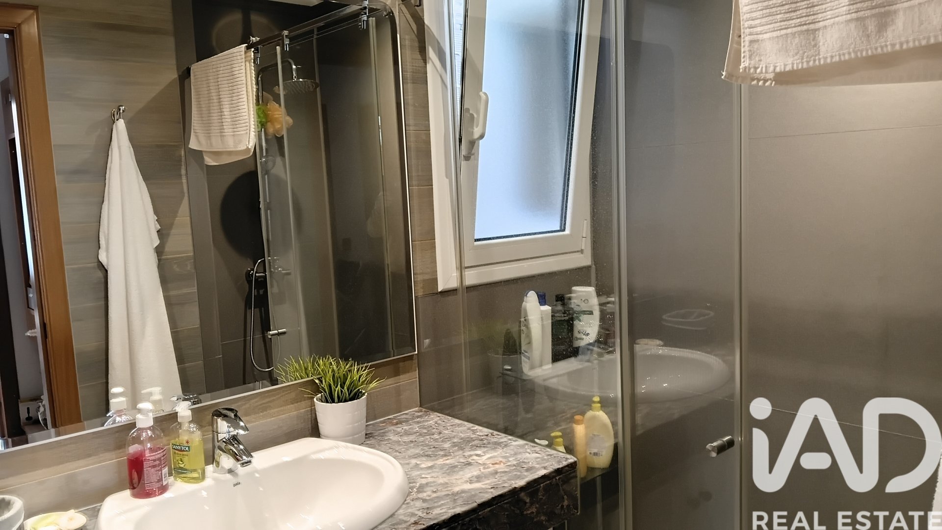 Villa i Olot, Girona, Spanien 522 kvm. Nr. 172579