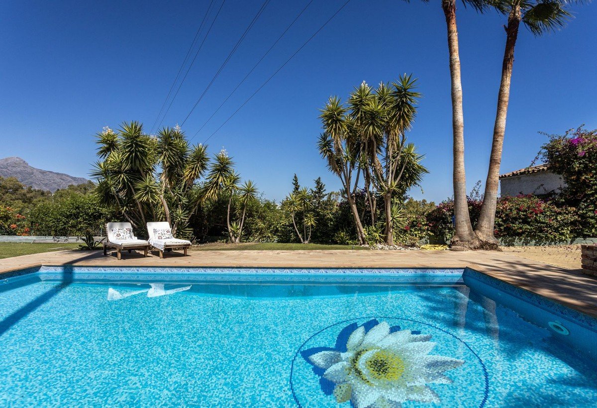 Villa in Benahavis, Malaga, Spanien 5 Schlafzimmer, 625 m2 Nr. 133960
