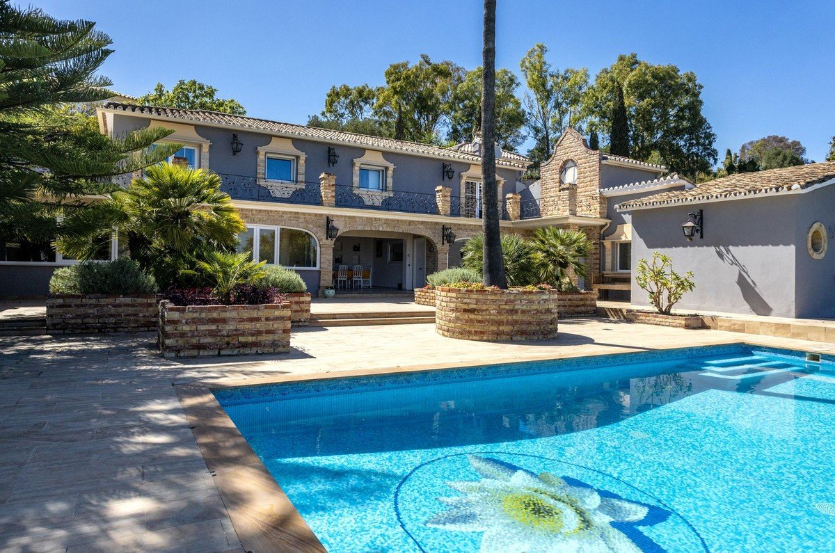 Villa in Benahavis, Malaga, Spanien 5 Schlafzimmer, 625 m2 Nr. 133960
