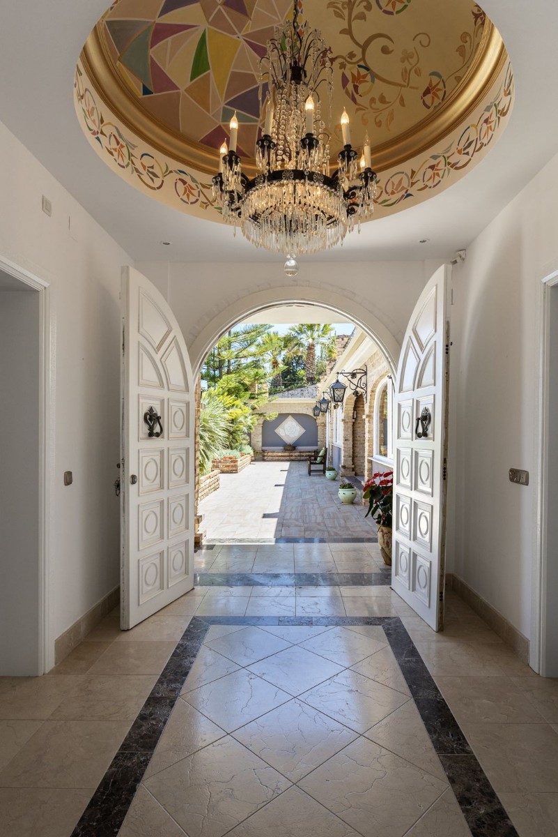 Villa in Benahavis, Malaga, Spanien 5 Schlafzimmer, 625 m2 Nr. 133960