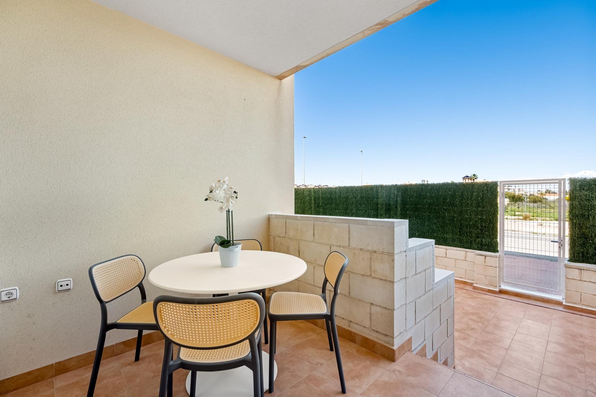 Huoneisto Cabo Roig, Alicante, Espanja 2 makuuhuonetta, 69 m2 No. 136708