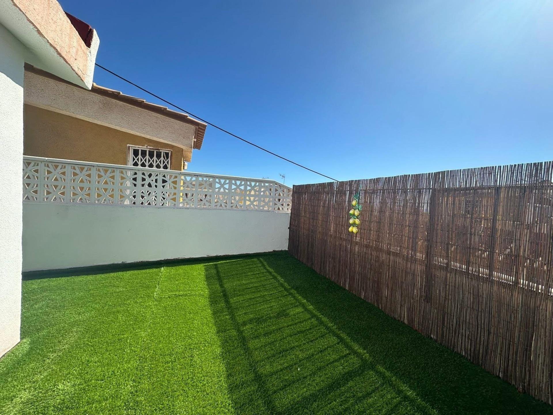 Townhouse à Cabo Cervera-Playa la Mata, Alicante, Espagne 2 chambres, 75 m2 No. 189407