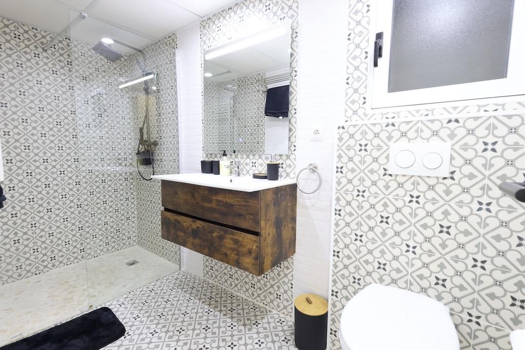 Apartment à Torrevieja, Alicante, Espagne 4 chambres, 123 m2 No. 189408