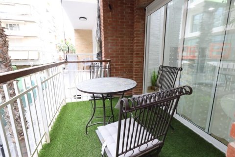 Huoneisto Torrevieja, Alicante, Espanja 4 makuuhuonetta, 123 m2 No. 189408