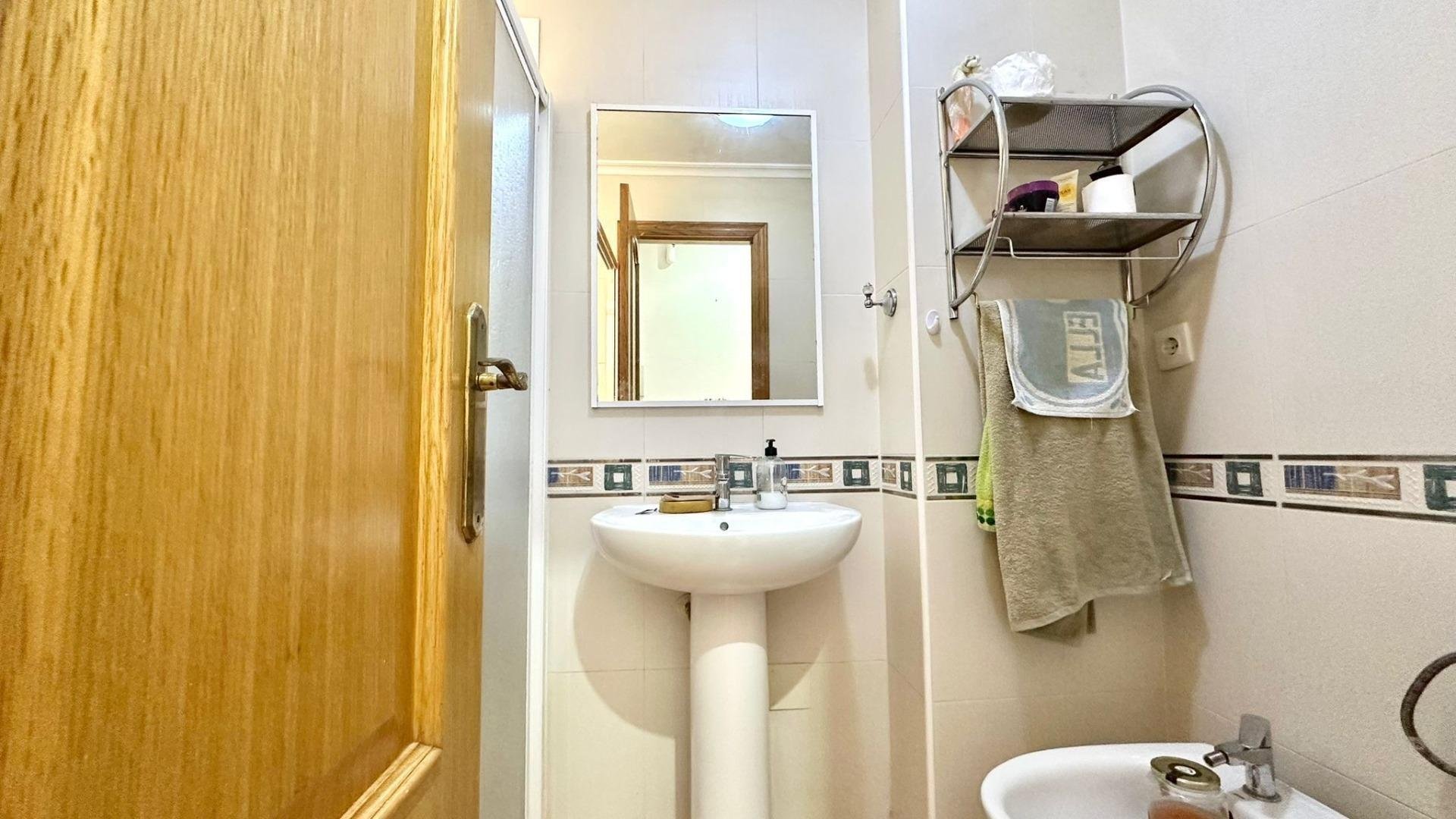 Apartment in Torrevieja, Alicante, Spain 2 bedrooms, 67 sq.m. No. 184347