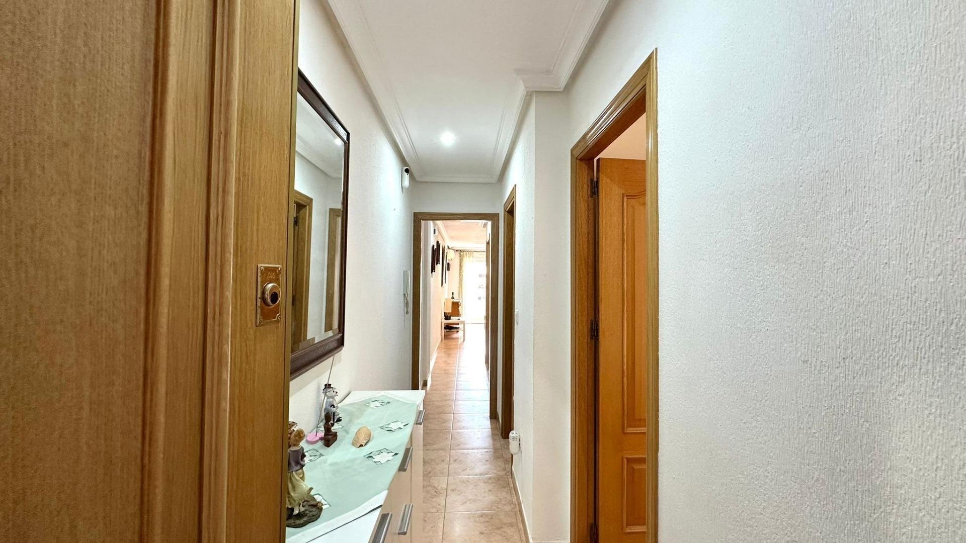 Apartment in Torrevieja, Alicante, Spain 2 bedrooms, 67 sq.m. No. 184347