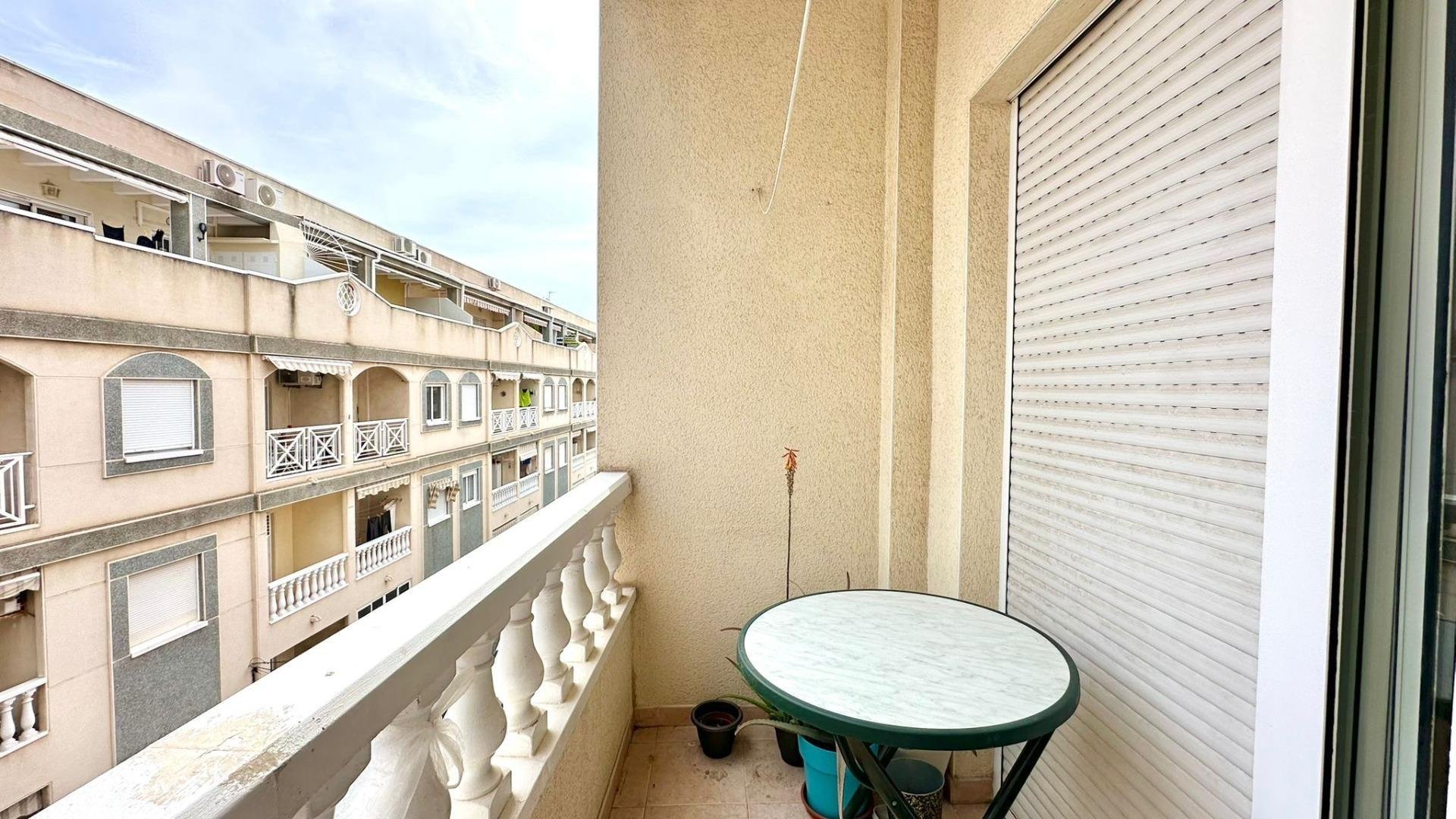 Apartment in Torrevieja, Alicante, Spain 2 bedrooms, 67 sq.m. No. 184347