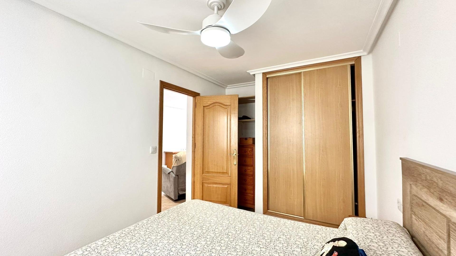 Apartment in Torrevieja, Alicante, Spain 2 bedrooms, 67 sq.m. No. 184347