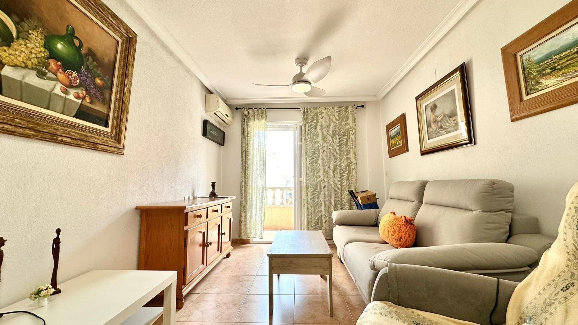 Apartment in Torrevieja, Alicante, Spain 2 bedrooms, 67 sq.m. No. 184347