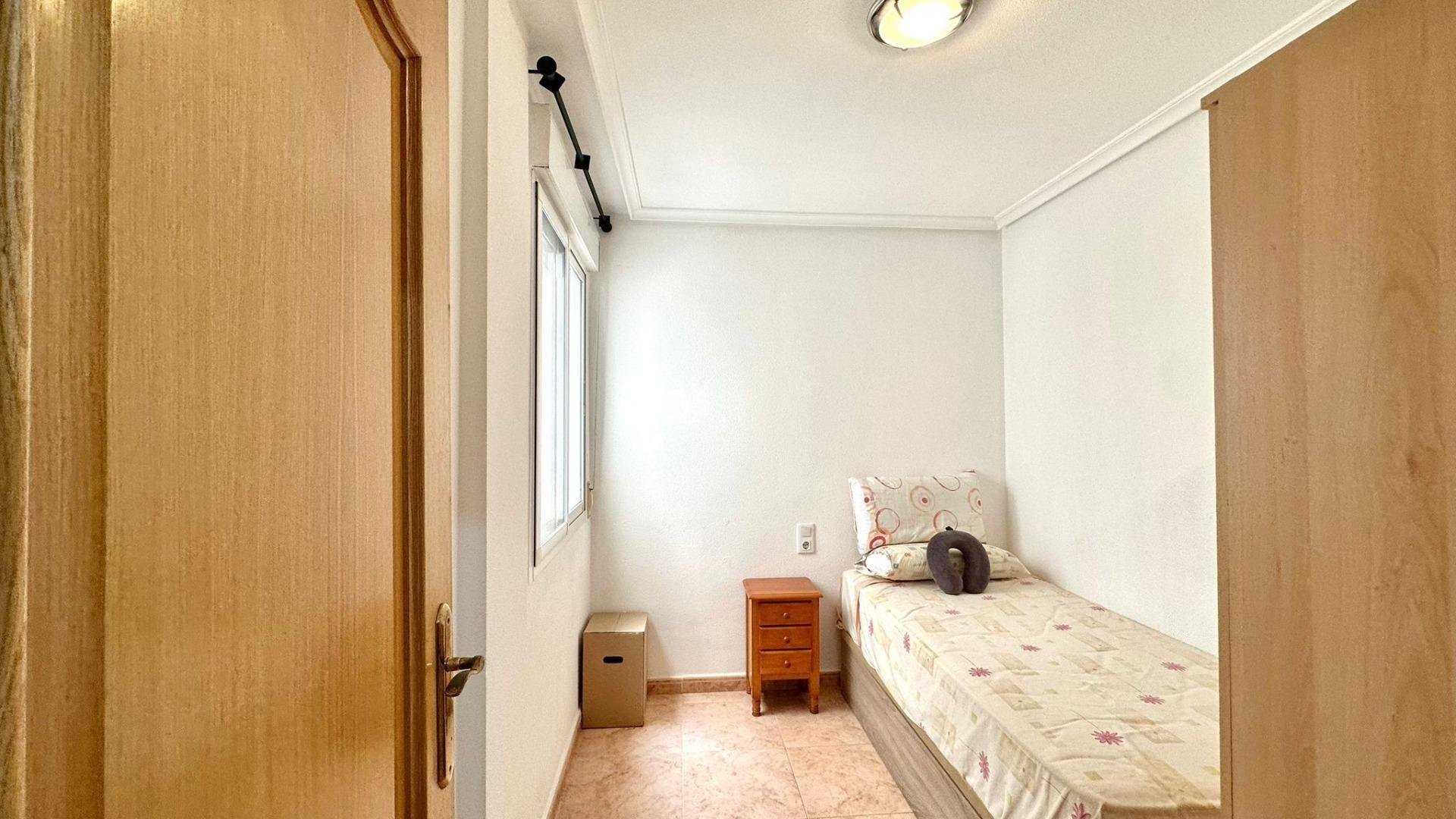 Apartment in Torrevieja, Alicante, Spain 2 bedrooms, 67 sq.m. No. 184347