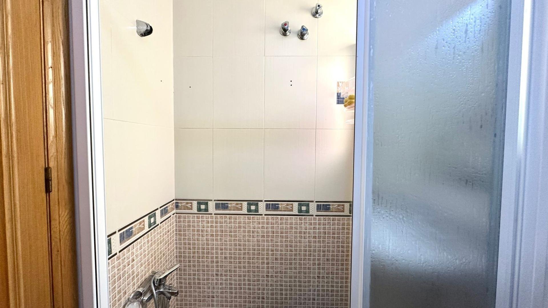 Apartment in Torrevieja, Alicante, Spain 2 bedrooms, 67 sq.m. No. 184347