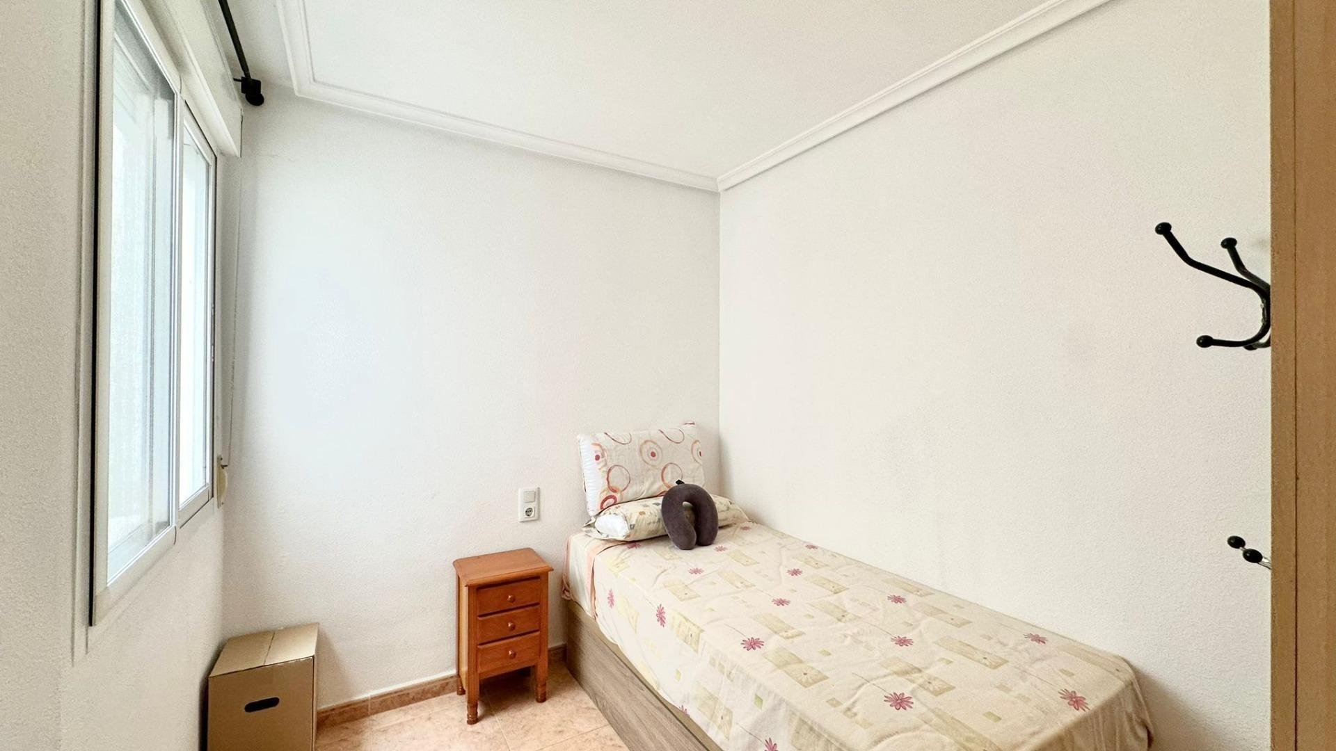 Apartment in Torrevieja, Alicante, Spain 2 bedrooms, 67 sq.m. No. 184347