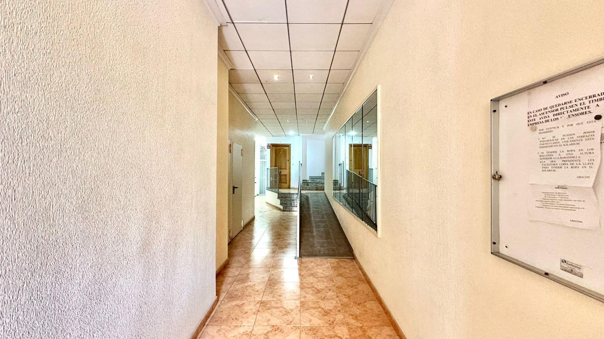 Apartment in Torrevieja, Alicante, Spain 2 bedrooms, 67 sq.m. No. 184347