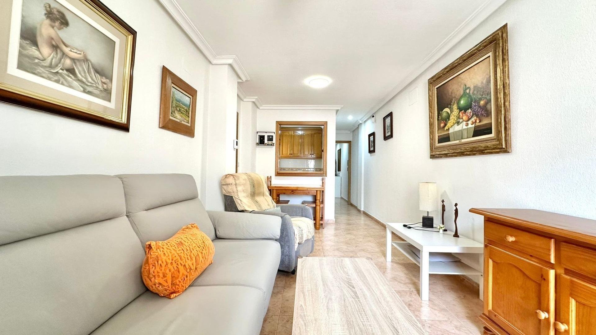 Apartment in Torrevieja, Alicante, Spain 2 bedrooms, 67 sq.m. No. 184347