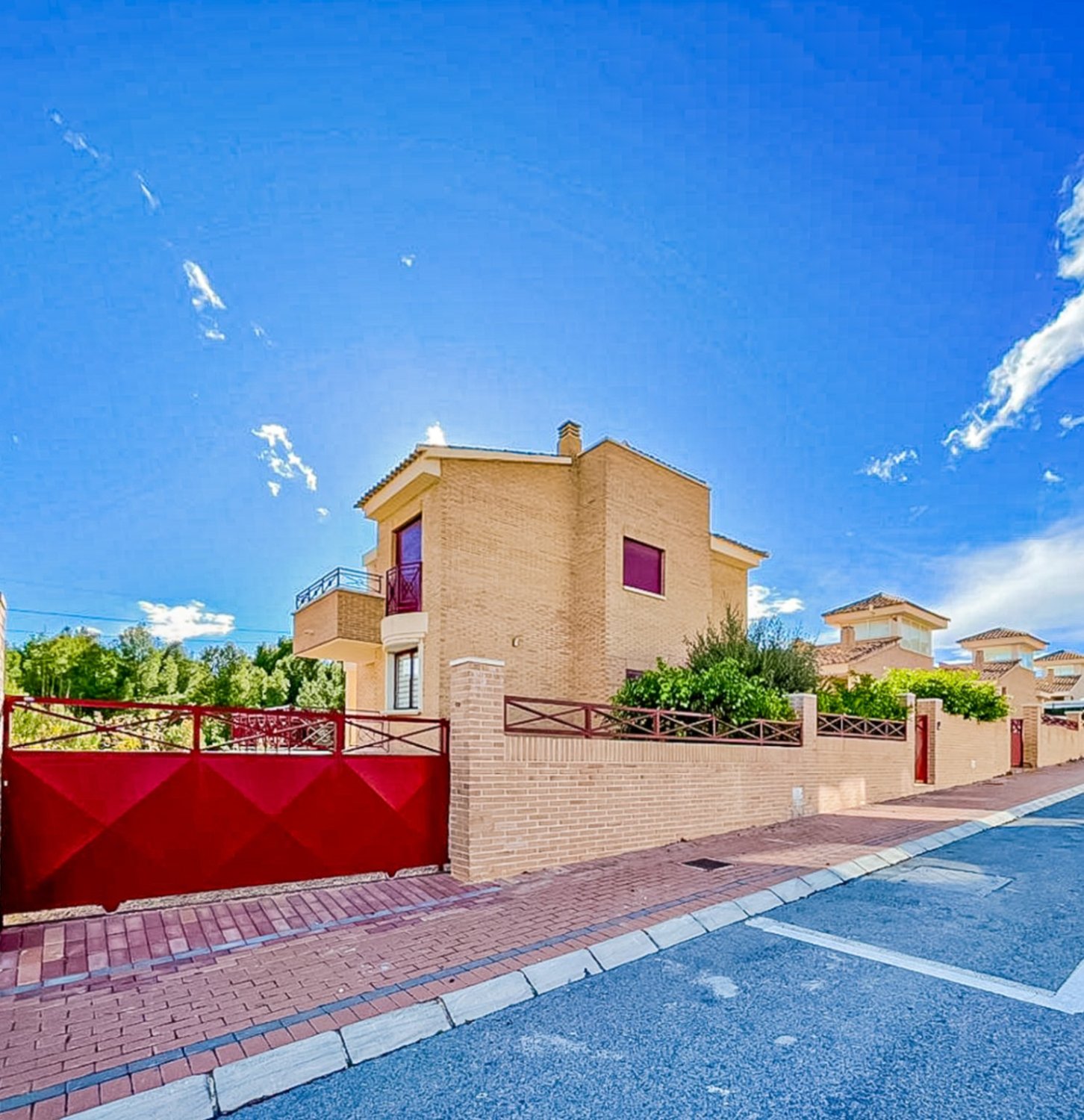 Villa i La Nucia, Alicante, Spanien 4 sovrum, 180 kvm. Nr. 196716