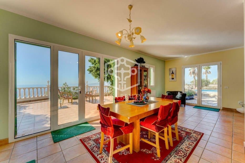 Villa en Guía de Isora, Tenerife, España 3 dormitorios, 150 m2 No. 96006