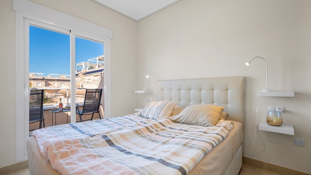 Townhouse in Cabo Roig, Alicante, Spanien 3 Schlafzimmer, 71 m2 Nr. 145255