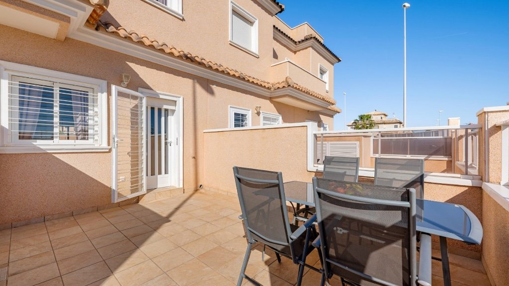 Townhouse in Cabo Roig, Alicante, Spanien 3 Schlafzimmer, 71 m2 Nr. 145255