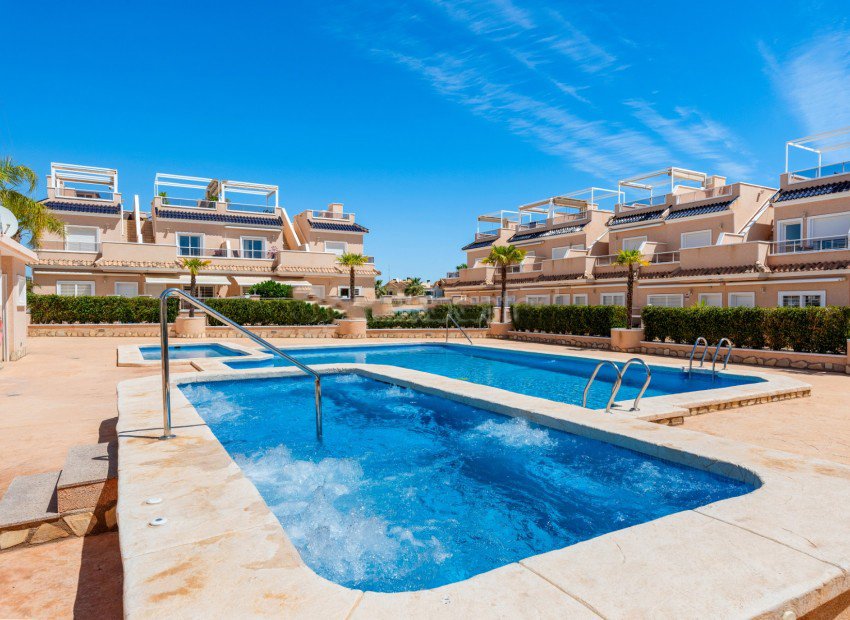 Townhouse in Cabo Roig, Alicante, Spanien 3 Schlafzimmer, 71 m2 Nr. 145255