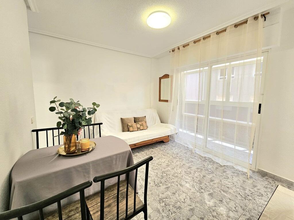 Huoneisto Torrevieja, Alicante, Espanja 3 makuuhuonetta, 75 m2 No. 194222