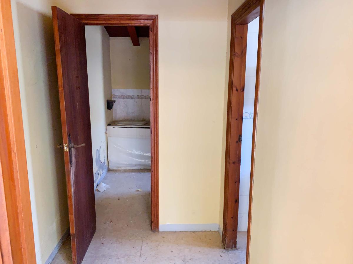 Commercial property in Alcalali, Alicante, Spain 376 sq.m. No. 80726