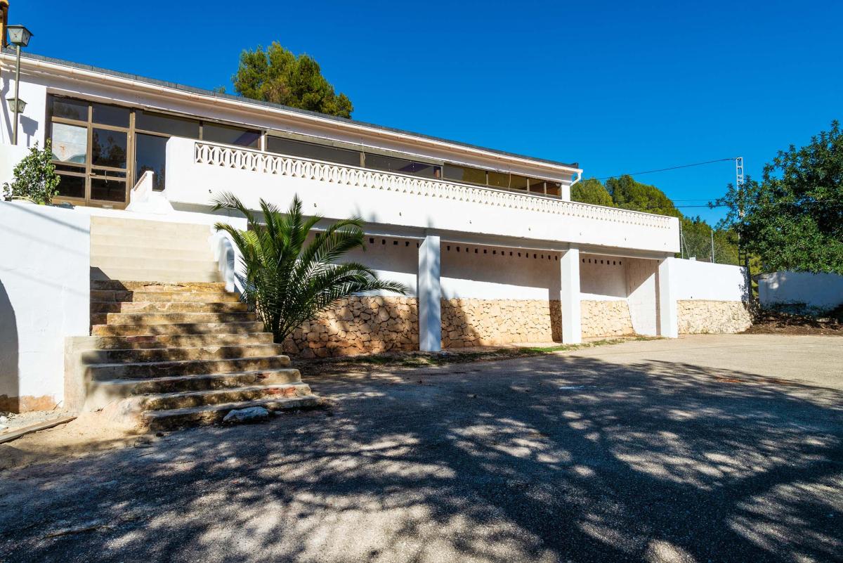 Commercial property in Alcalali, Alicante, Spain 376 sq.m. No. 80726