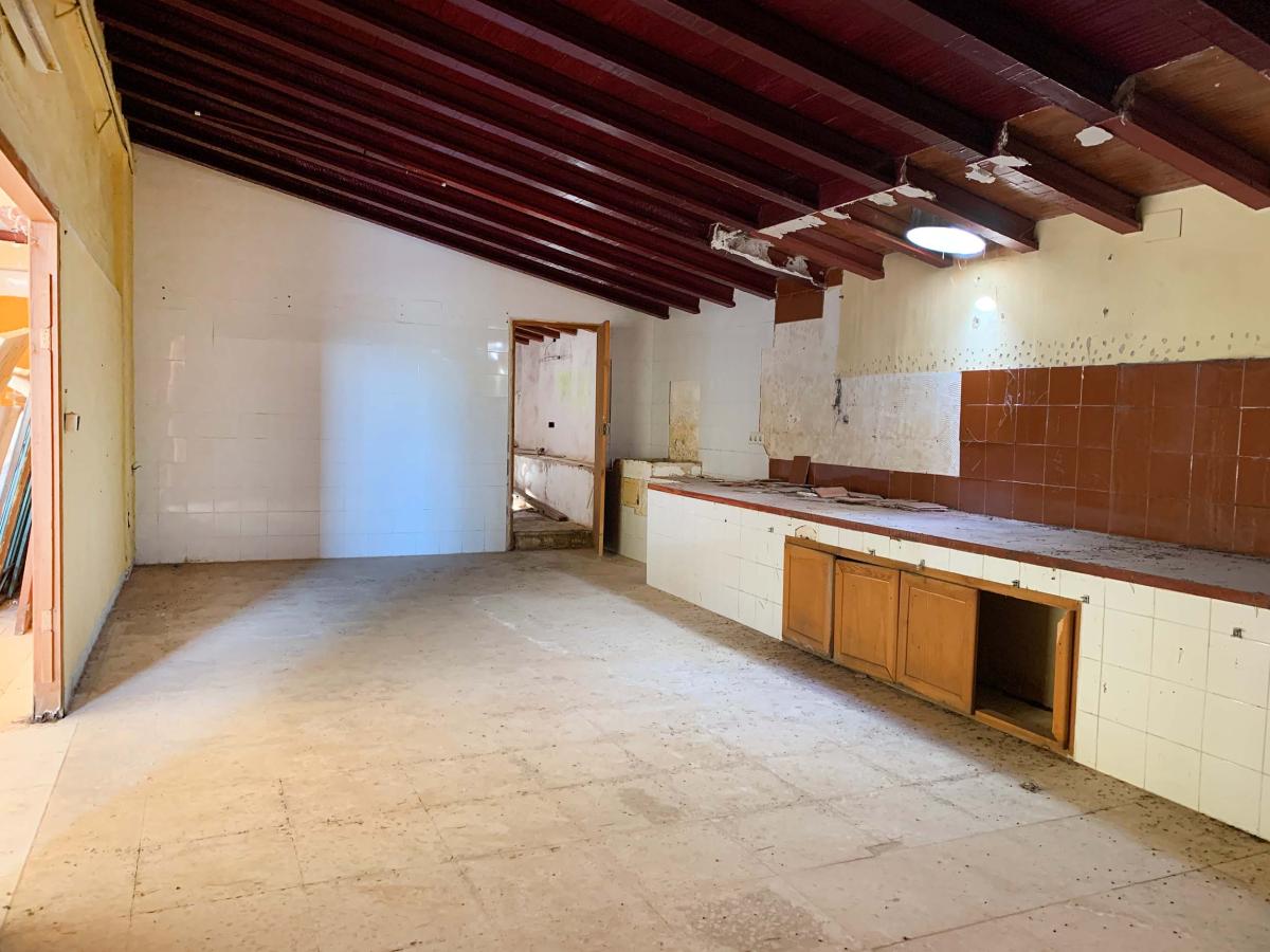 Commercial property in Alcalali, Alicante, Spain 376 sq.m. No. 80726