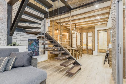 Apartment à Barcelona, Espagne 4 chambres, 123 m2 No. 164899